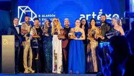 En primera línea de la peluquería nacional y la moda internacional, Galardón Revelación Nacional demuestra el potencial de las creaciones y desfiles de estilistas y diseñadores y coloca a Valencia a la cabeza de los mismos en nuestra geografía 