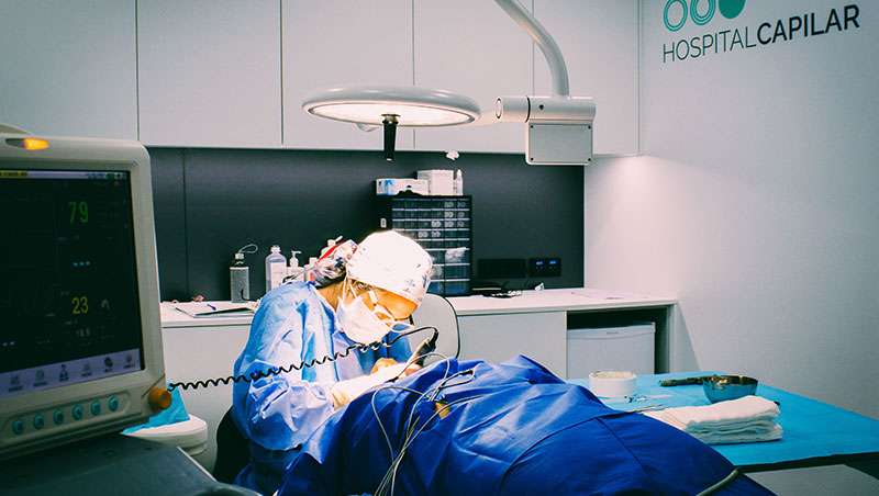 Hospital Capilar celebra su segundo aniversario con más de 1.000 cirugías y en expansión