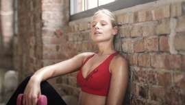 La farmacéutica Belén Acero, titular de la Farmacia Avenida de América y especialista en dermofarmacia y nutrición, explica de qué forma combatir la sudoración excesiva