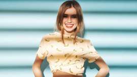 Este verano se llevarán las ondas naturales, los rizos zigzag, algunos bob como el choppy, el slob o el sharp, y cortes como el shullet y una vez más, el clavicut. Entre los tonos que más veremos, el cereza amarena adaptado a los meses de más calor