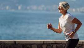 La doctora Maitane Núñez García, PhD Medical Advisor de PronoKal, señala que la distribución del peso cambia cuando llegas a la menopausia