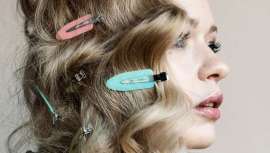 Regresan los hair clips renovados y la tendencia apunta hacia la sofisticación y el glamour