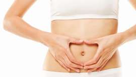 Problemas circulatorios, una alimentación inadecuada, la falta de hidratación o la falta de ejercicio diario pueden causar retención de líquidos. Myriam Yébenes revela cómo combatir este problema y aliviar la hinchazón este verano