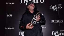 Aunque sigue siendo un misterio quién se esconde tras Experimento No Name, su trabajo habla por sí solo: Premio Fígaro 2022, categoría Colección Comercial Femenina. ¡Así fue su experiencia en la competición!