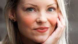 Es la nueva tendencia de maquillaje que se ha hecho viral en las redes para un rostro sonrojado al momento