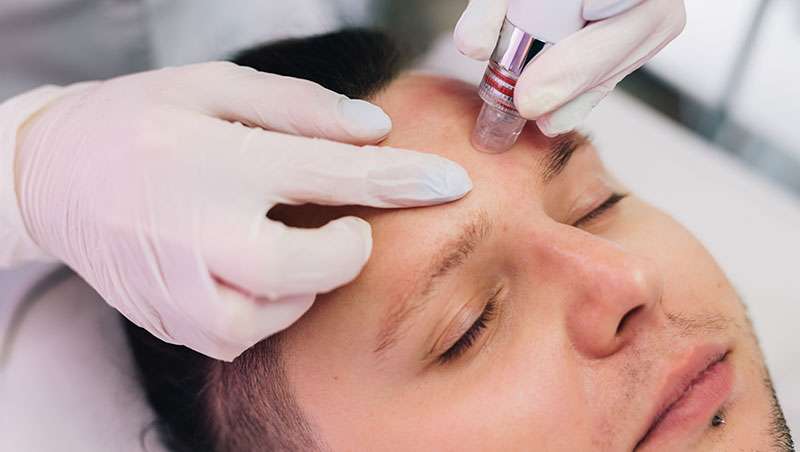 Hombres que se cuidan cada vez m�s