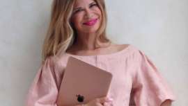 Un curso de negocios en línea de 6 semanas llamado Beauty EntrePRONeur™ que convertirá a los profesionales de la belleza en BeautyPROneurs (belleza + emprendedores)