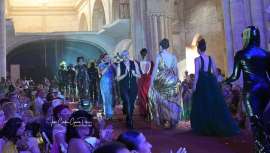 Y lo hace recaudando cerca de 5.000 euros en favor de EAVACyL, Asociación de Enfermedades Autoinmunes y Vasculitis de Castilla León, en una gala donde moda, peluquería y danza se compenetraron de tal forma que la emoción se hizo dueña de la platea 