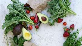 La dieta cetogénica, o dieta keto, es un enfoque alimentario que se caracteriza por ser un tipo de alimentación baja en carbohidratos, moderada en proteínas y alta en grasas saludables