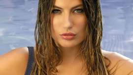 Expertos y usuarias coinciden, y nos proponen sus 4 básicos imprescindibles para lucir melena este verano. Máximo brillo e hidratación 