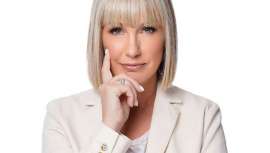 Candy Shaw, honrada por su servicio a la Organización Intercoiffure y a la industria del cabello