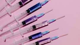 La aparición de hematomas tras un tratamiento inyectable es algo que sucede de forma habitual, pero hay formas de evitarlos o acelerar el proceso de reabsorción. Te lo contamos con la ayuda de la Dra. Pérez Sevilla