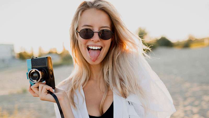 Cómo cuidar el cabello rubio en verano