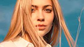 El encrespamiento sigue siendo uno de los problemas capilares más comunes, especialmente en la época estival. Afortunadamente, tiene solución gracias a los tratamientos disciplinantes de queratina orgánica