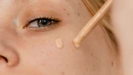 Esta técnica de maquillaje que se ha vuelto viral, en la que cambiamos el orden de aplicación de los productos, es un método realizado hace ya un tiempo por las y los profesionales del mundo del maquillaje, explica la maquilladora Cristina Lobato