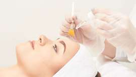 Alrededor de los 25 años comienza a disminuir la síntesis de colágeno y, con ello, se inicia el proceso de envejecimiento de la piel. De ahí la importancia de potenciar su producción. ¿Cómo? Lo cuenta la Dra. Pérez Sevilla, cirujana maxilofacial