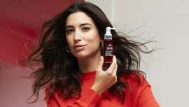 El exceso de caída y la pérdida de densidad son algunas de las alteraciones que más nos preocupan cuando se acerca el otoño. El nuevo Iraltone Loción Anticaída ayuda a fortalecer el crecimiento del cabello y a controlar la caída aguda