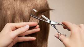 Este viernes 25 de agosto se celebra el Día Internacional del Peluquero, repasamos lo mejor de estos maestros de la transformación y la confianza, es decir de la mejora no solo de la belleza sino también y por ende de la autoestima de las personas 