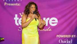 Monae Everett, fundadora de The Texture Style Awards, celebra la diversidad en la industria de la belleza