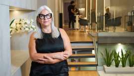 Esta especialista, con más de 40 años en el mundo de la peluquería,  acaba de inaugurar su segundo salón en el centro de la capital de España (Quintana, 3. Zona Princesa), con un espacio más amplio y nuevos servicios 