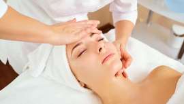 Y lo consigue con un tratamiento que asegura una piel de textura fina y sedosa gracias a Sensicode