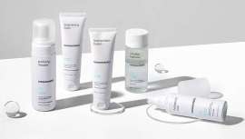 Cleansing solutions limpia la piel del rostro en profundidad, respetando y favoreciendo el equilibrio de la piel, de lo que depende su salud y estado