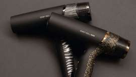 Los secadores Whisper Silver Zebra y Whisper Gold Leopard cuentan con un diseño ergonómico, un nivel de ruido muy bajo y controles de potencia y temperatura variables para adaptar el secado a cada tipo de cabello. Y además, son superligeros