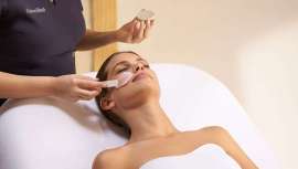 Un tratamiento facial que aúna la experiencia y el savoir faire del Salón Noelia Jiménez, la alta cosmética de Natura Bissé y el equipo más avanzado de Indiba, marca referente en tratamientos de radiofrecuencia