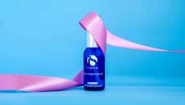 iS Clinical volverá a donar el 100% de los beneficios recaudados de Poly Vitamin Serum a nivel internacional, durante todo el mes de octubre, a la Asociación Contra el Cáncer de Mama en EE UU, la NBCC