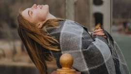 Esteticistas expertas y marcas profesionales se reúnen para debatir y tratar el acné otoñal 