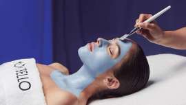 Retiderma Immersion Treatment es un tratamiento facial en cabina, que combina retinol puro encapsulado con un innovador bio-retinoide marino, de origen sostenible y biotecnológico. El resultado es un rostro rejuvenecido, fortalecido y radiante