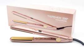La plancha más icónica de Termix, una nueva y espectacular edición limitada oro rosa con estuche a juego. Además, su tecnología se ha  mejorado incorporando a sus placas cerámicas el 
sistema ultra-glide que mejora el deslizamiento del cabello