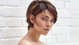 Mezcla de bob y pixie, el bixie es un corte moderno, noventero y totalmente versátil que puedes personalizar como quieras, ideal a cualquier edad. Lo saben bien Asbéd Kehyeian, Sonia Atanes y David Lesur