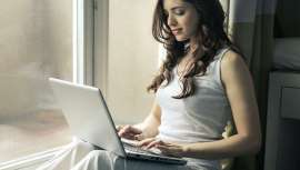 Los expertos de Altrient y Neutrient nos cuentan cómo podemos cuidar nuestra piel y protegerla de los efectos de las pantallas de los dispositivos electrónicos