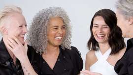 La compañía, consciente de que miles de mujeres se enfrentan diariamente a los desafíos de esta etapa, cuenta con productos que proporcionan soluciones efectivas para las necesidades específicas durante la menopausia