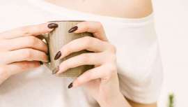 Vitry propone dos tonos perfectos para lograr este renacer entre las tendencias de uñas: Capuccino y Châtaigne
