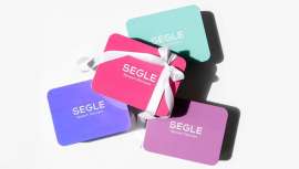 Segle Clinical ha diseñado 4 opciones de regalos únicas, que ofrecen lo mejor de sus gamas premium: sérum más crema de regalo, para brillar en estas fechas tan señaladas