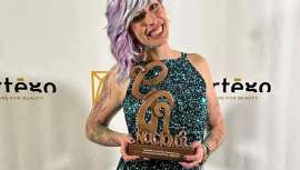 Inma desafía las normas y crea su propio camino con su colección Rompiendo las Reglas. Así es la flamante ganadora Galardón Revelación Nacional 2023 en la Categoría Colección Comercial Femenina que se atreve a romper con los cánones clásicos 