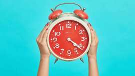 Invertimos nuestro tiempo en hacer lo necesario para alcanzar el éxito normativo y vivimos esperando un golpe de suerte que nos permita acceder, algún día, a nuestra libertad