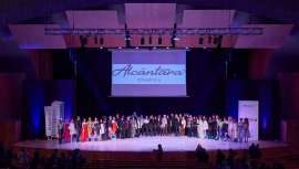 Esta cita ya histórica ha contado en esta ocasión con la actuación de los equipos participantes, primeras figuras, mostrando sus particulares tendencias de moda cabello para el próximo año, ante un auditorio totalmente entregado  