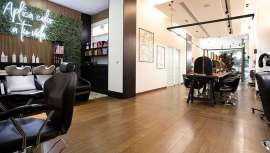 En el céntrico corazón de Bilbao, con fuerza y estilo, emerge Avenue Hair Salon, con una visión clara y audaz: adaptar el sector de la belleza capilar y peluquería de autor para satisfacer las demandas cambiantes de sus clientes más modernos