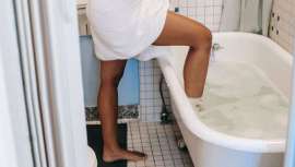 La temperatura del agua puede alterar el pH vaginal, por eso Chilly y la ginecóloga Belén Gómez te dan las claves para ducharte sin agredir tu microbioma