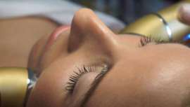 La clínica estética antiaging & medicina estética Silvia Giralt  incorpora un nuevo tratamiento con Ocean By Mar Saura &Terssia Gold. Frena el envejecimiento. Además, proporciona una relajación especial inducida por su tecnología de luz infrarroja