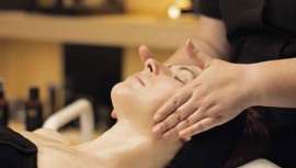 Diamantes, zafiro, platino, rosa negra y trufa blanca se fusionan con tecnología del futuro para ofrecer resultados antiedad sin precedentes en los nuevos tratamientos del Centro de Estética Silvia Giralt 