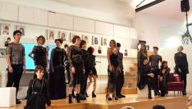 El equipo artístico Rizos ha presentado su nueva colección H3R y lo ha hecho eligiendo para ello el formato Workshow, el cual ha tenido lugar en el espacio The Loft Storie, ideal para poner en escena el alma de dicha colección