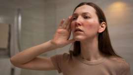 Pedro Catalá, doctor en farmacia, cosmetólogo y creador de Twelve Beauty, explica qué es el flushing facial y revela ocho trucos para mantener a raya este enrojecimiento repentino e intenso