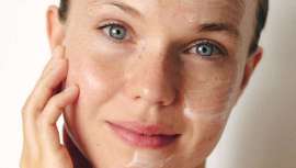 Descubre dos cofres con los productos para cuidarte: Rutina Dúo-Ciudado Día y Rutina Dúo-Cuidado Noche, ideales para regalar tanto a los que se cuidan como a los que desean empezar una rutina de belleza