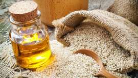 El aceite esencial de sésamo nos abre la puerta a un mundo de propiedades, además de culinarias, para la piel, la salud y la belleza 