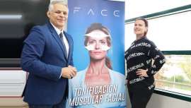 Una de las noticias más llamativas en el ámbito de la
tecnología médico-estética es la incorporación de Elma Aveiro,
hermana de Cristiano Ronaldo, a la familia Wonder, marca reconocida en el campo del desarrollo muscular facial y corporal