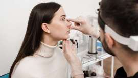 Rebaja el dorso excedente de forma milimétrica, progresiva y controlada, gracias a los ultrasonidos y según nos explican los especialistas de Clínica Martín del Yerro I Amselem